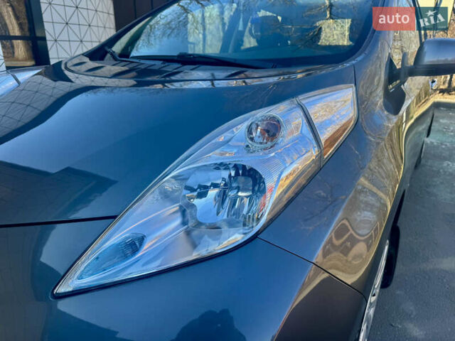 Серый Ниссан Лиф, объемом двигателя 0 л и пробегом 76 тыс. км за 8200 $, фото 21 на Automoto.ua