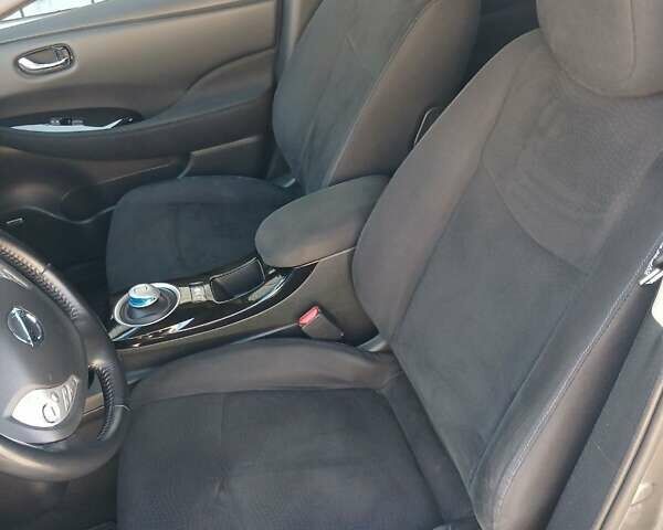 Серый Ниссан Лиф, объемом двигателя 0 л и пробегом 119 тыс. км за 7100 $, фото 14 на Automoto.ua