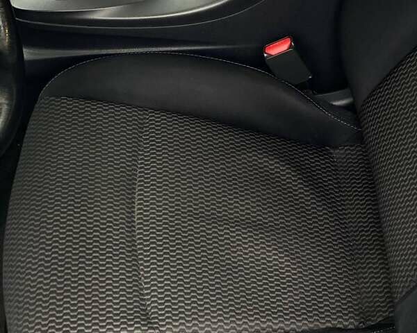 Серый Ниссан Лиф, объемом двигателя 0 л и пробегом 103 тыс. км за 5990 $, фото 22 на Automoto.ua