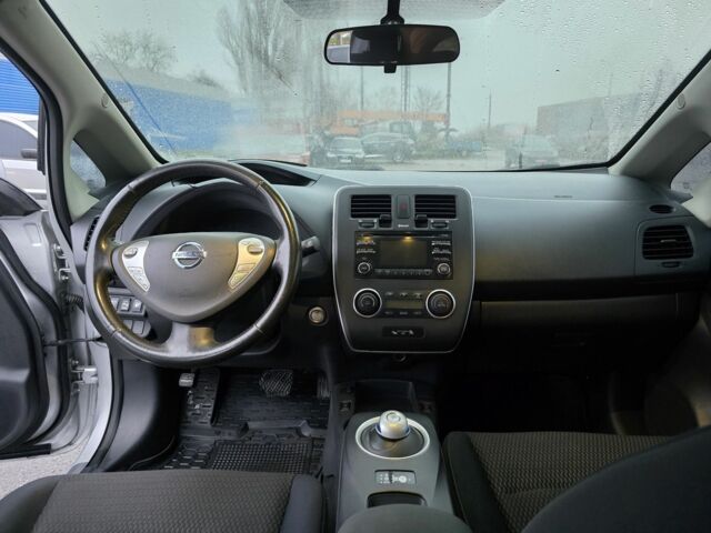 Серый Ниссан Лиф, объемом двигателя 0 л и пробегом 103 тыс. км за 6999 $, фото 8 на Automoto.ua