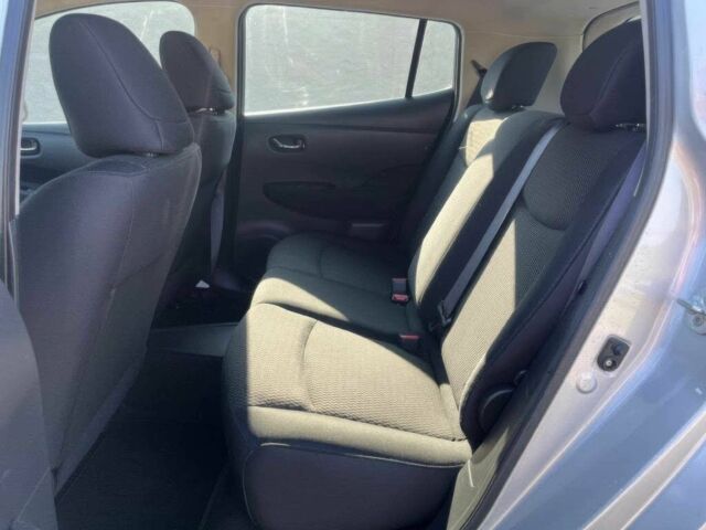 Серый Ниссан Лиф, объемом двигателя 0 л и пробегом 79 тыс. км за 4700 $, фото 9 на Automoto.ua