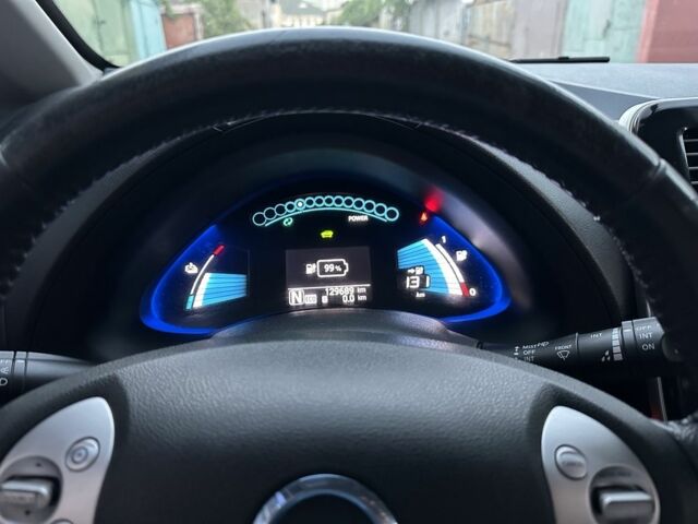 Серый Ниссан Лиф, объемом двигателя 0 л и пробегом 130 тыс. км за 6500 $, фото 16 на Automoto.ua