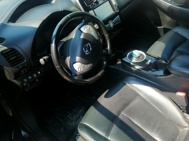 Серый Ниссан Лиф, объемом двигателя 0 л и пробегом 196 тыс. км за 6900 $, фото 2 на Automoto.ua