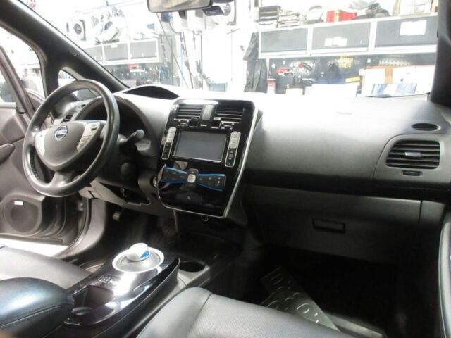 Серый Ниссан Лиф, объемом двигателя 0 л и пробегом 90 тыс. км за 7100 $, фото 9 на Automoto.ua