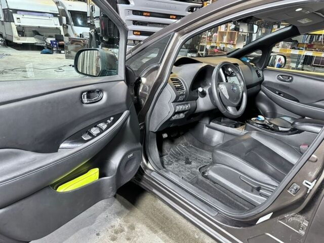 Сірий Ніссан Ліф, об'ємом двигуна 0 л та пробігом 98 тис. км за 7200 $, фото 5 на Automoto.ua