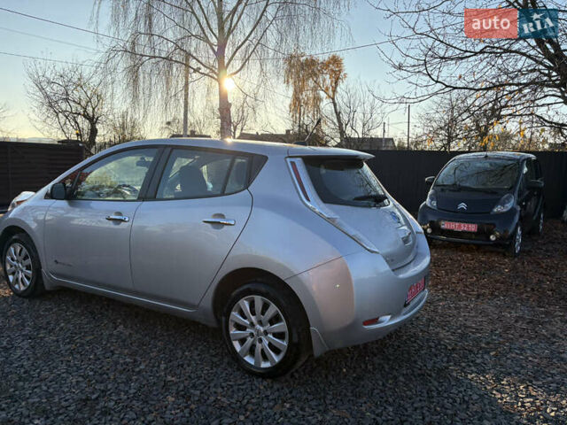 Серый Ниссан Лиф, объемом двигателя 0 л и пробегом 128 тыс. км за 6500 $, фото 6 на Automoto.ua