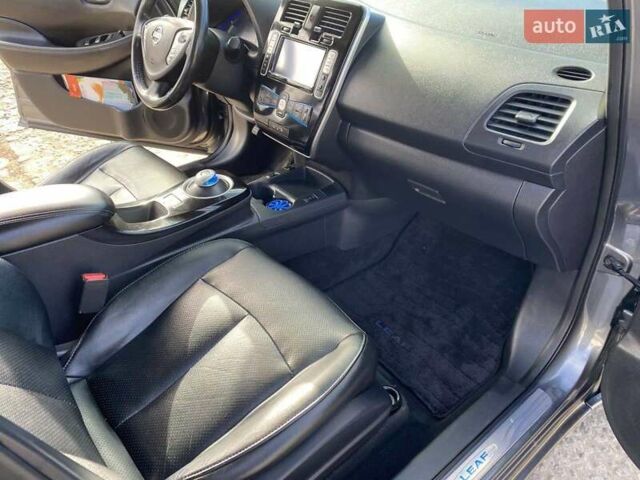 Сірий Ніссан Ліф, об'ємом двигуна 0 л та пробігом 131 тис. км за 7500 $, фото 12 на Automoto.ua