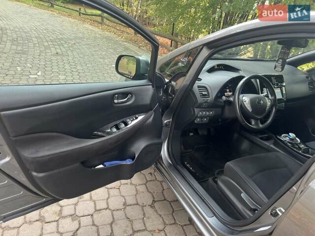 Серый Ниссан Лиф, объемом двигателя 0 л и пробегом 130 тыс. км за 9000 $, фото 8 на Automoto.ua