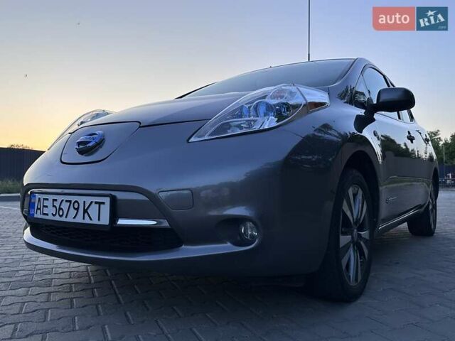 Сірий Ніссан Ліф, об'ємом двигуна 0 л та пробігом 132 тис. км за 7200 $, фото 9 на Automoto.ua