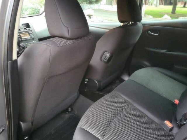 Серый Ниссан Лиф, объемом двигателя 0 л и пробегом 72 тыс. км за 3200 $, фото 9 на Automoto.ua