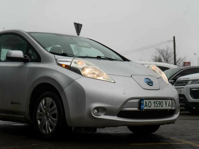 Серый Ниссан Лиф, объемом двигателя 0 л и пробегом 174 тыс. км за 5800 $, фото 12 на Automoto.ua