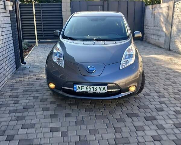 Серый Ниссан Лиф, объемом двигателя 0 л и пробегом 119 тыс. км за 7100 $, фото 2 на Automoto.ua