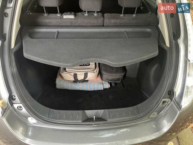 Серый Ниссан Лиф, объемом двигателя 0 л и пробегом 130 тыс. км за 9000 $, фото 17 на Automoto.ua