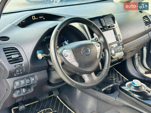 Серый Ниссан Лиф, объемом двигателя 0 л и пробегом 67 тыс. км за 8500 $, фото 13 на Automoto.ua