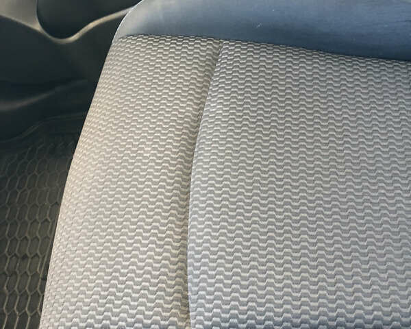 Серый Ниссан Лиф, объемом двигателя 0 л и пробегом 159 тыс. км за 6200 $, фото 25 на Automoto.ua