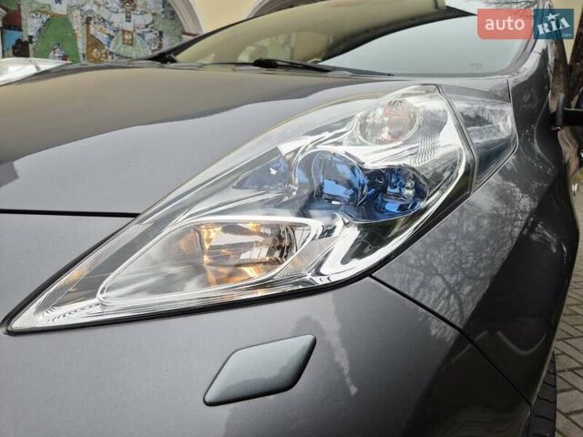 Сірий Ніссан Ліф, об'ємом двигуна 0 л та пробігом 102 тис. км за 7400 $, фото 11 на Automoto.ua