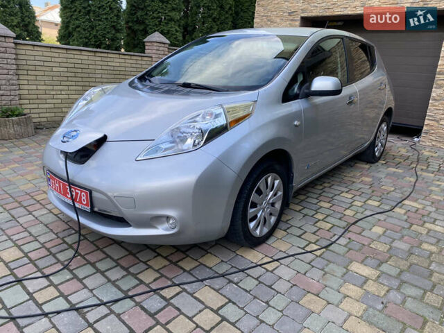 Серый Ниссан Лиф, объемом двигателя 0 л и пробегом 114 тыс. км за 6399 $, фото 5 на Automoto.ua