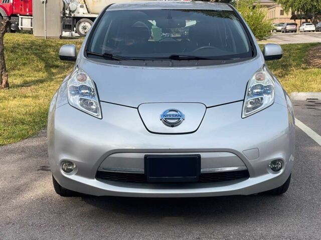 Серый Ниссан Лиф, объемом двигателя 0 л и пробегом 78 тыс. км за 2500 $, фото 1 на Automoto.ua