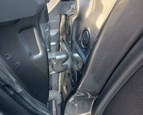 Серый Ниссан Лиф, объемом двигателя 0 л и пробегом 119 тыс. км за 7100 $, фото 31 на Automoto.ua