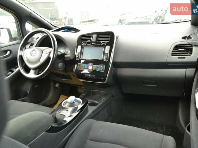 Серый Ниссан Лиф, объемом двигателя 0 л и пробегом 99 тыс. км за 6650 $, фото 23 на Automoto.ua