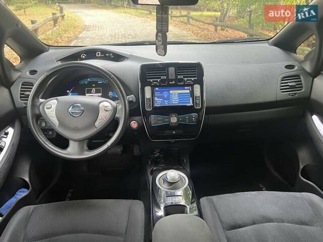Серый Ниссан Лиф, объемом двигателя 0 л и пробегом 130 тыс. км за 9000 $, фото 11 на Automoto.ua