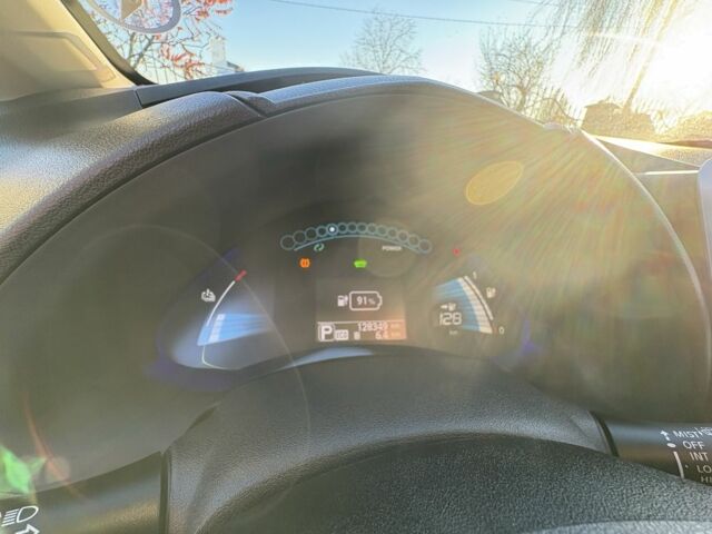 Серый Ниссан Лиф, объемом двигателя 0 л и пробегом 128 тыс. км за 6500 $, фото 21 на Automoto.ua