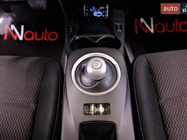 Сірий Ніссан Ліф, об'ємом двигуна 0 л та пробігом 162 тис. км за 7300 $, фото 16 на Automoto.ua