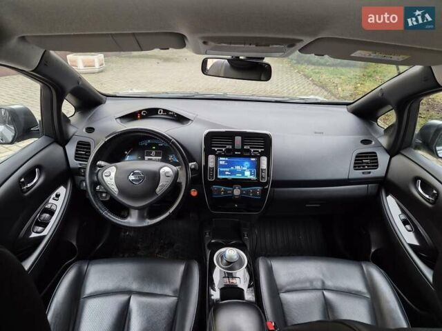 Сірий Ніссан Ліф, об'ємом двигуна 0 л та пробігом 102 тис. км за 7400 $, фото 3 на Automoto.ua