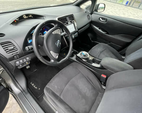 Сірий Ніссан Ліф, об'ємом двигуна 0 л та пробігом 132 тис. км за 6700 $, фото 16 на Automoto.ua