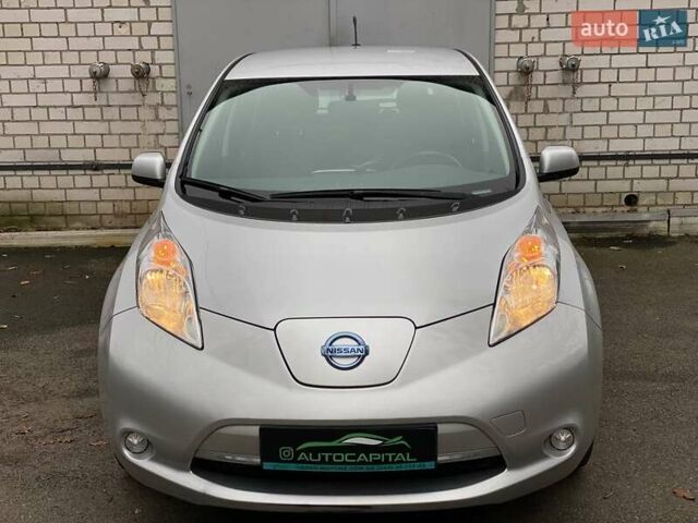 Серый Ниссан Лиф, объемом двигателя 0 л и пробегом 103 тыс. км за 5990 $, фото 4 на Automoto.ua