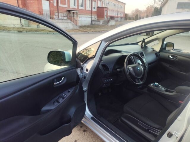 Серый Ниссан Лиф, объемом двигателя 0 л и пробегом 140 тыс. км за 7499 $, фото 10 на Automoto.ua