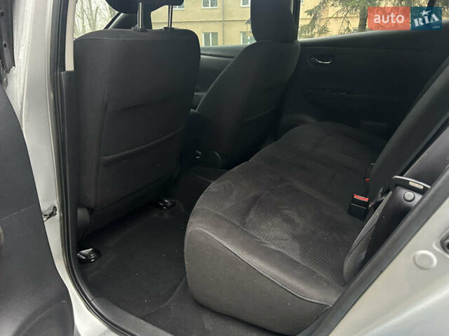 Сірий Ніссан Ліф, об'ємом двигуна 0 л та пробігом 111 тис. км за 8100 $, фото 10 на Automoto.ua