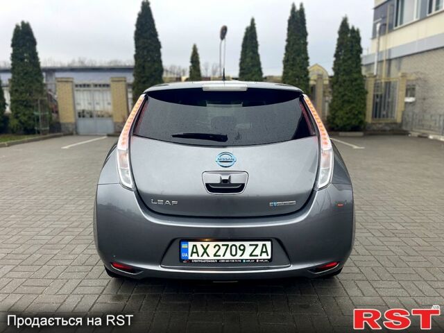 Серый Ниссан Лиф, объемом двигателя 0 л и пробегом 0 тыс. км за 7300 $, фото 7 на Automoto.ua