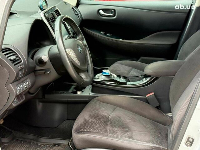 Сірий Ніссан Ліф, об'ємом двигуна 0 л та пробігом 112 тис. км за 8390 $, фото 4 на Automoto.ua