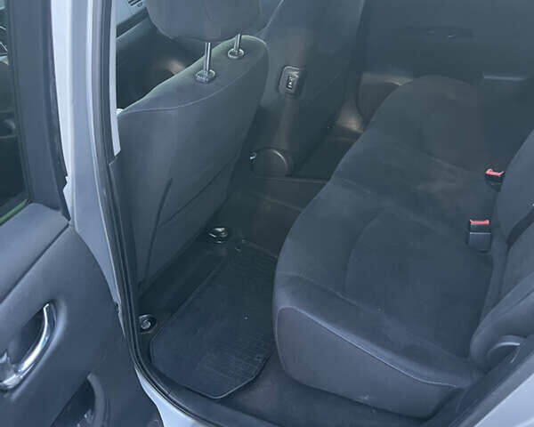 Серый Ниссан Лиф, объемом двигателя 0 л и пробегом 118 тыс. км за 7500 $, фото 13 на Automoto.ua