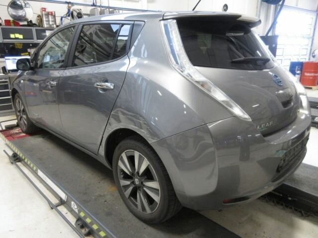 Серый Ниссан Лиф, объемом двигателя 0 л и пробегом 90 тыс. км за 7100 $, фото 6 на Automoto.ua