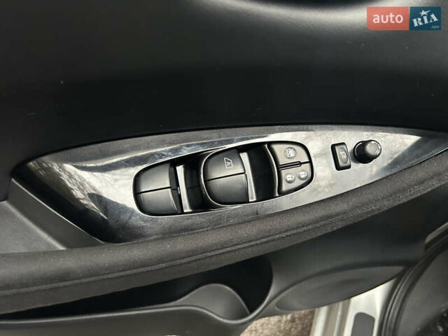 Сірий Ніссан Ліф, об'ємом двигуна 0 л та пробігом 111 тис. км за 8100 $, фото 5 на Automoto.ua