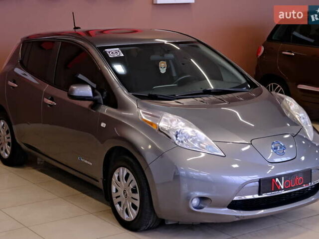 Сірий Ніссан Ліф, об'ємом двигуна 0 л та пробігом 162 тис. км за 7300 $, фото 3 на Automoto.ua
