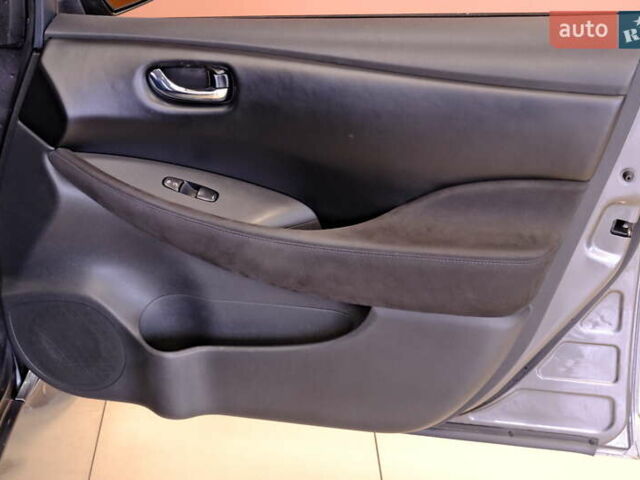 Сірий Ніссан Ліф, об'ємом двигуна 0 л та пробігом 162 тис. км за 7300 $, фото 40 на Automoto.ua