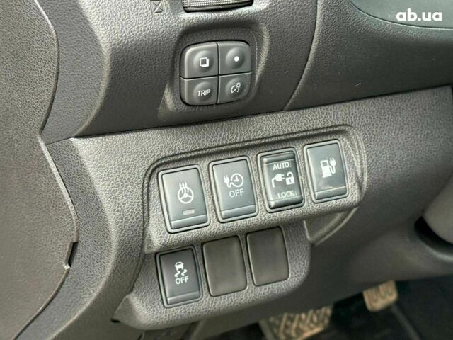 Сірий Ніссан Ліф, об'ємом двигуна 0 л та пробігом 112 тис. км за 8390 $, фото 6 на Automoto.ua