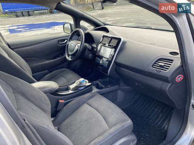 Серый Ниссан Лиф, объемом двигателя 0 л и пробегом 137 тыс. км за 5400 $, фото 18 на Automoto.ua