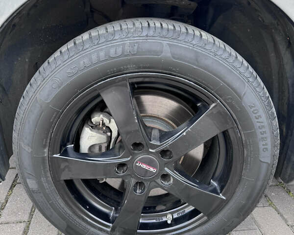 Серый Ниссан Лиф, объемом двигателя 0 л и пробегом 117 тыс. км за 6500 $, фото 19 на Automoto.ua