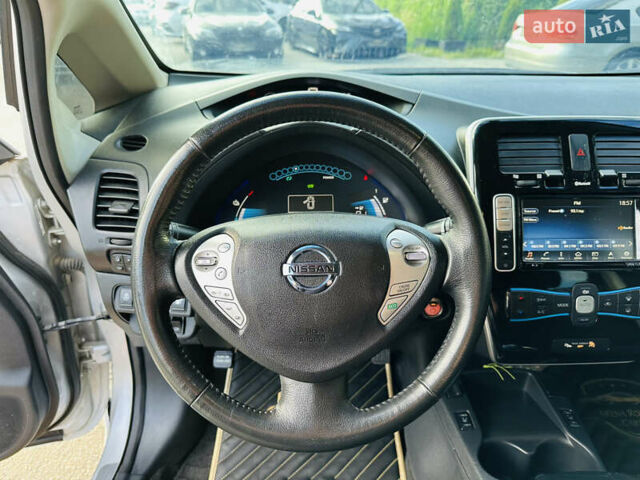 Серый Ниссан Лиф, объемом двигателя 0 л и пробегом 67 тыс. км за 8500 $, фото 26 на Automoto.ua