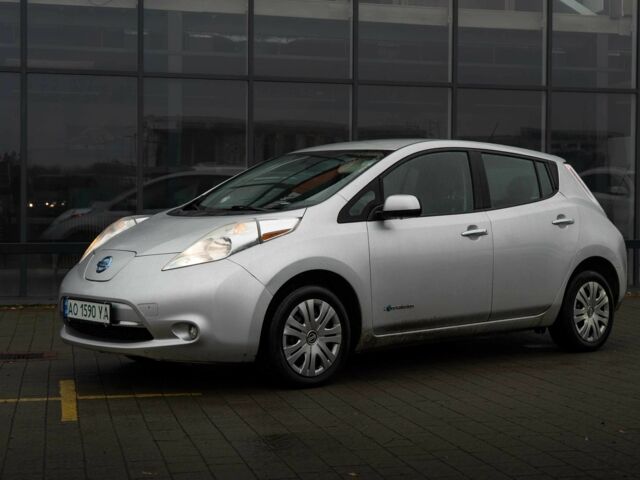 Серый Ниссан Лиф, объемом двигателя 0 л и пробегом 174 тыс. км за 5800 $, фото 2 на Automoto.ua