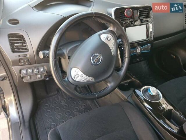 Серый Ниссан Лиф, объемом двигателя 0 л и пробегом 119 тыс. км за 7100 $, фото 17 на Automoto.ua