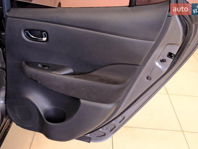 Сірий Ніссан Ліф, об'ємом двигуна 0 л та пробігом 162 тис. км за 7300 $, фото 36 на Automoto.ua