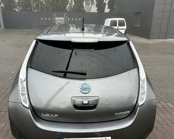 Серый Ниссан Лиф, объемом двигателя 0 л и пробегом 146 тыс. км за 7200 $, фото 11 на Automoto.ua