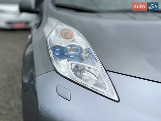 Сірий Ніссан Ліф, об'ємом двигуна 0 л та пробігом 111 тис. км за 7300 $, фото 14 на Automoto.ua