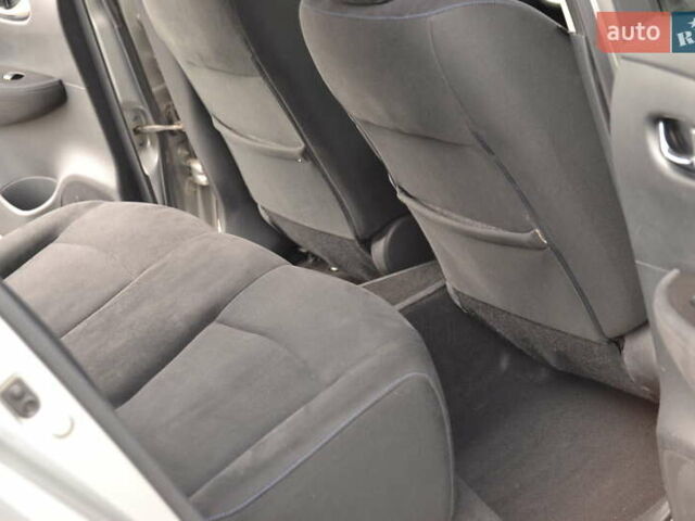 Серый Ниссан Лиф, объемом двигателя 0 л и пробегом 99 тыс. км за 6650 $, фото 22 на Automoto.ua