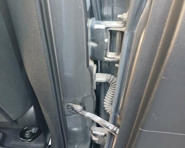 Серый Ниссан Лиф, объемом двигателя 0 л и пробегом 119 тыс. км за 7100 $, фото 39 на Automoto.ua